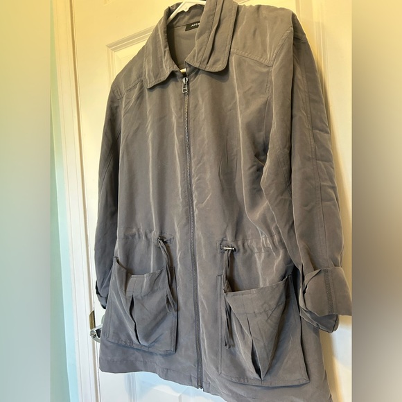 Spring jacket - Picture 9 of 9